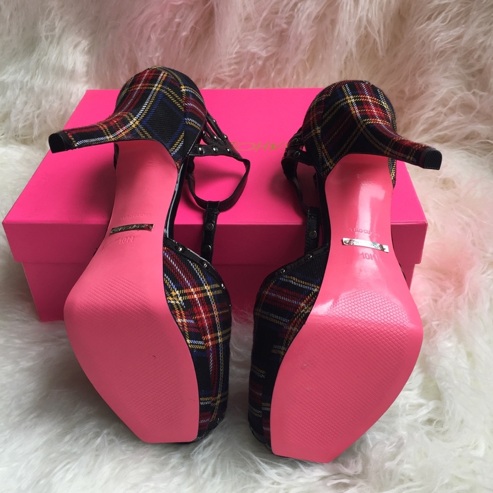 NWB Betsey Johnson Keady Platform Straps Sandals - Picture 5 of 5